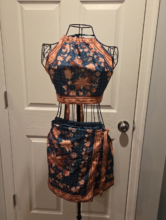 SHEIN Pants - SHEIN Navy Halter Crop Top & Wrap Skort Set with Peach Dots